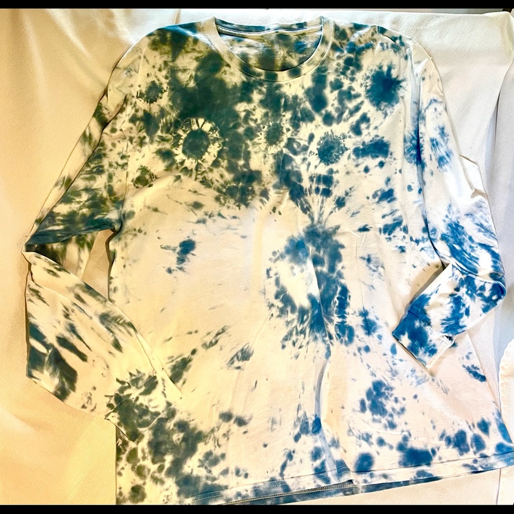 Mens long sleeve tie~dye shirt.